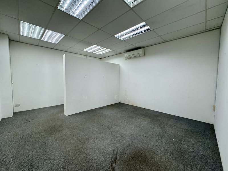 186 Woodlands Industrial Park E5, Woodlands Industrial Park E5, 500 sqft, Light Industrial (B1) For Rent, by Janssen Ho, 500098073 - Interior - CommercialGuru.com.sg
