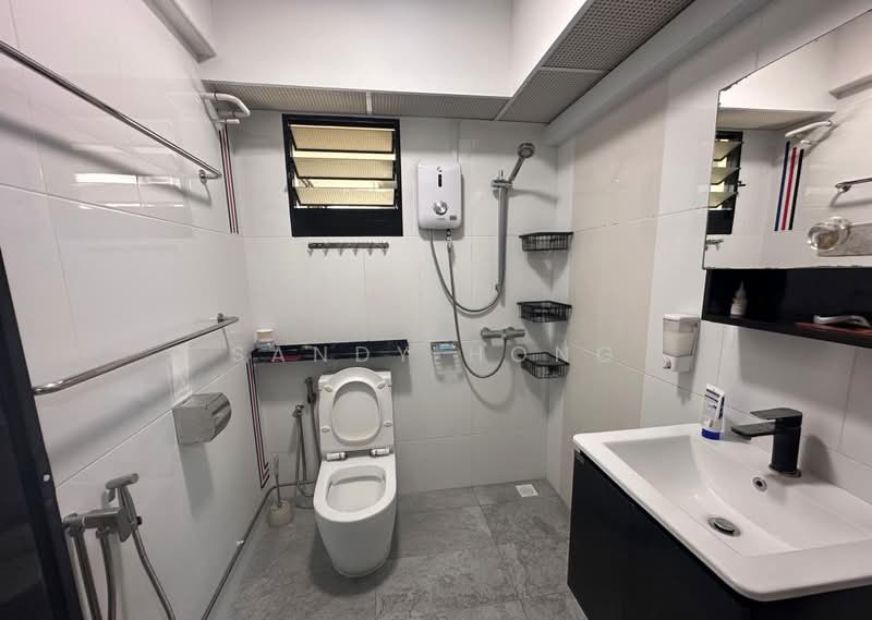 468B Bukit Batok West Avenue 9, 468B Bukit Batok West Avenue 9, 1 Bedroom, 505 sqft, HDB Flat For Sale, by Sandy Hong, 500098085 - Bathroom - PropertyGuru.com.sg
