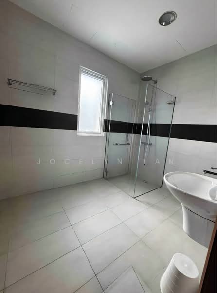 District 16 | Semi-Detached | Solar-Powered Home Semi-Detached House For Sale at S$ 6,800,000 | PropertyGuru Singapore - Bathroom