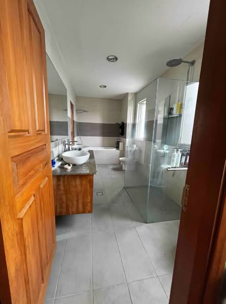 District 16 | Semi-Detached | Solar-Powered Home Semi-Detached House For Sale at S$ 6,800,000 | PropertyGuru Singapore - Bathroom