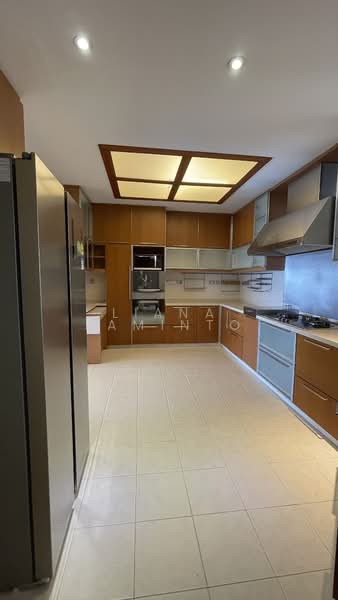 Regency Park, 3 Nathan Road, 4 Bedrooms, 3,650 sqft, Condominium For Rent, by Liana Laminto, 500098159 - Kitchen - PropertyGuru.com.sg