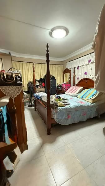 162 Tampines Street 12 HDB Flat For Sale at S$ 800,000 | PropertyGuru Singapore - Bedroom
