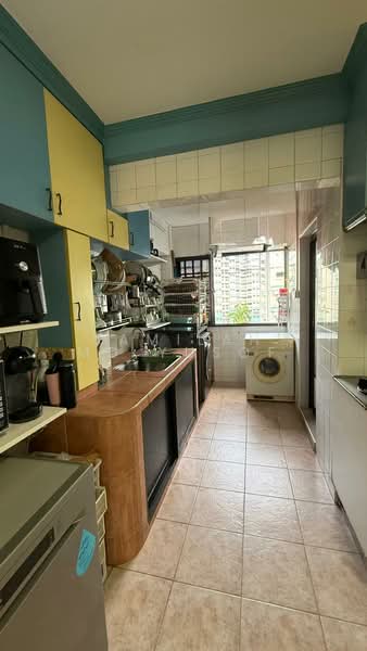 162 Tampines Street 12 HDB Flat For Sale at S$ 800,000 | PropertyGuru Singapore - Kitchen