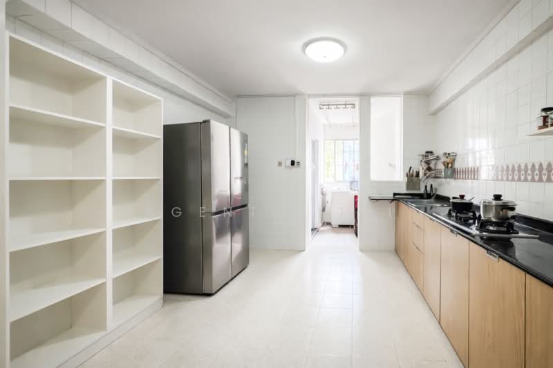 543 Hougang Avenue 8 HDB Flat For Sale at S$ 638,000 | PropertyGuru Singapore - Kitchen