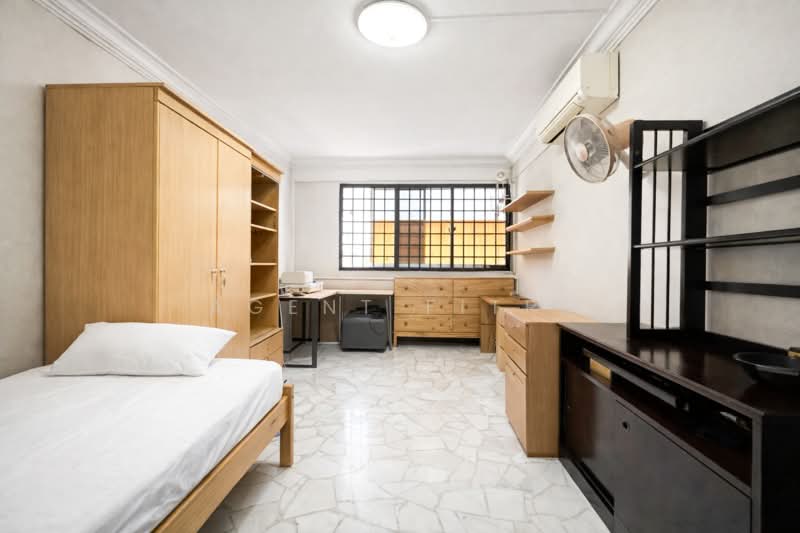 543 Hougang Avenue 8 HDB Flat For Sale at S$ 638,000 | PropertyGuru Singapore - Bedroom