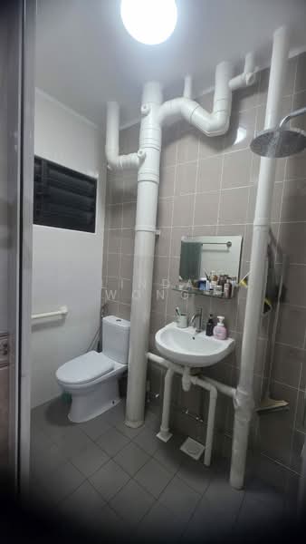 437 Tampines Street 43, 437 Tampines Street 43, Room Rental, 100 sqft, HDB Flat For Rent, by Linda Wong, 500098226 - Bathroom - PropertyGuru.com.sg