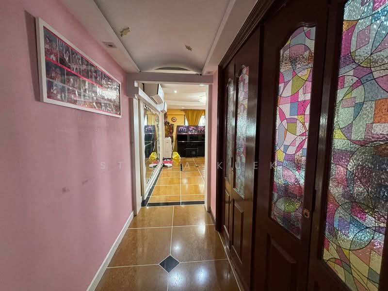 136 Rivervale Street HDB Flat For Sale at S$ 1,100,000 | PropertyGuru Singapore - Walkway from Living To Bedroom