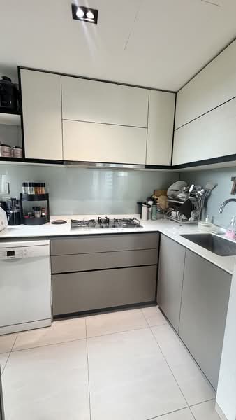 D'Nest, 137 Pasir Ris Grove, 3 Bedrooms, 936 sqft, Condominium For Rent, by Stevenson Ho, 500098268 - Kitchen - PropertyGuru.com.sg