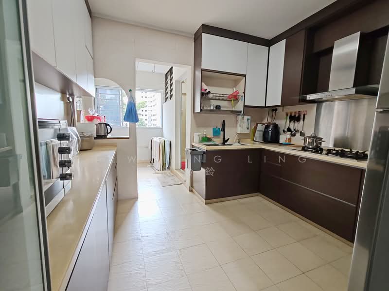 568 Hougang Street 51 HDB Flat For Sale at S$ 799,888 | PropertyGuru Singapore - Kitchen