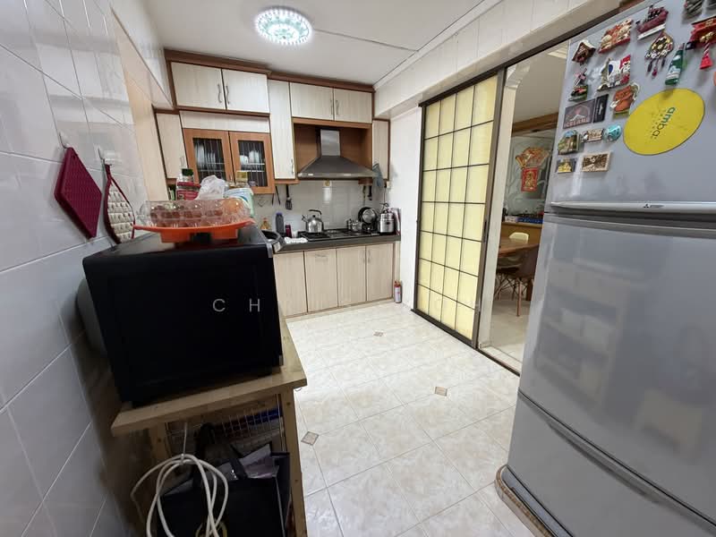 281 Toh Guan Road HDB Flat For Sale at S$ 830,000 | PropertyGuru Singapore - Kitchen