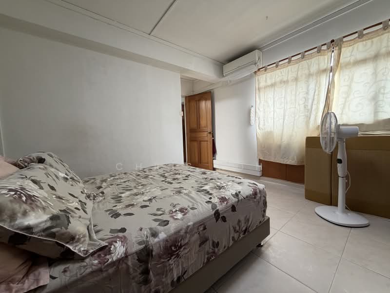 281 Toh Guan Road HDB Flat For Sale at S$ 830,000 | PropertyGuru Singapore - Bedroom