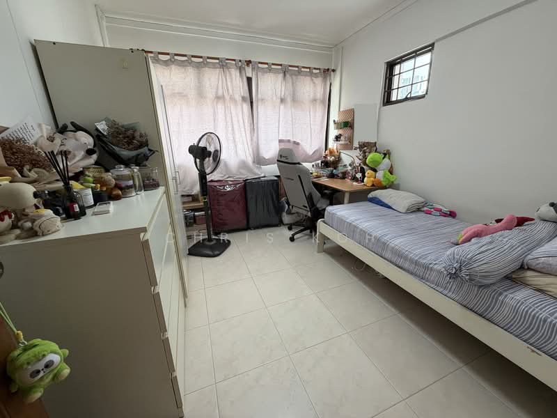 281 Toh Guan Road HDB Flat For Sale at S$ 830,000 | PropertyGuru Singapore - Bedroom