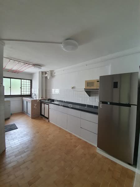 238 Bukit Batok East Avenue 5 HDB Flat For Sale at S$ 418,000 | PropertyGuru Singapore