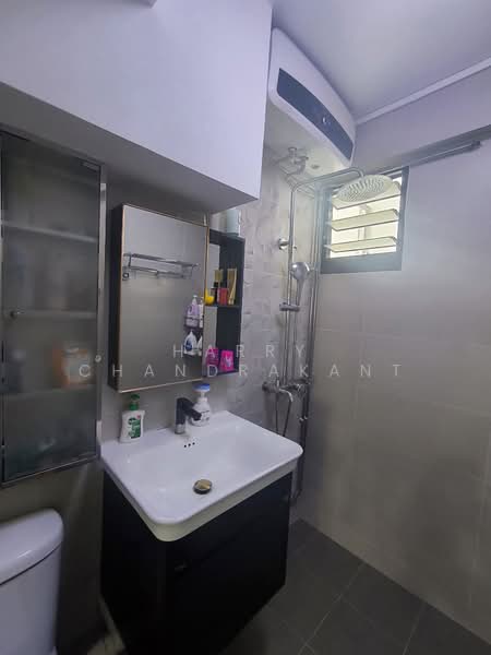 53 Geylang Bahru HDB Flat For Sale at S$ 768,000 | PropertyGuru Singapore - Bathroom