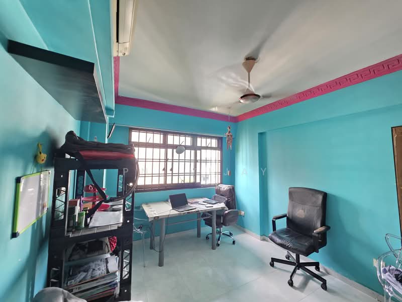 276B Jurong West Avenue 3 HDB Flat For Sale at S$ 548,888 | PropertyGuru Singapore - Study