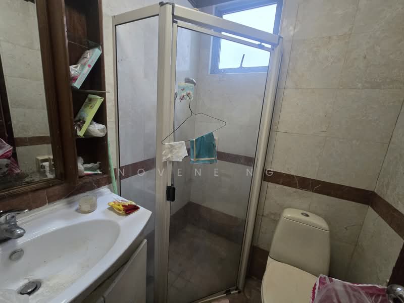 Springdale Condo Condominium For Sale at S$ 1,800,000 | PropertyGuru Singapore - Bathroom