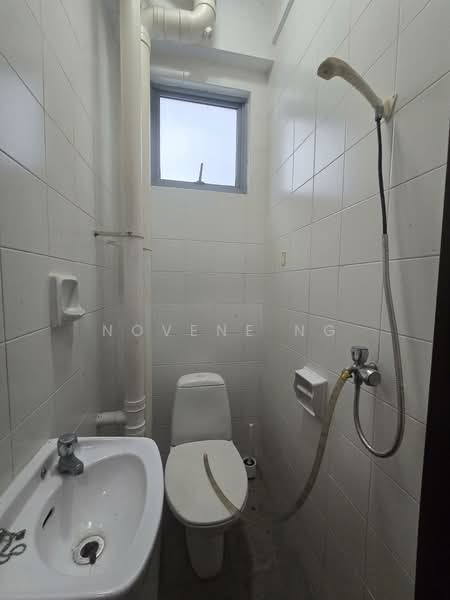 Springdale Condo Condominium For Sale at S$ 1,800,000 | PropertyGuru Singapore - Bathroom