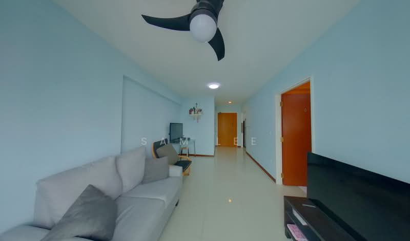 448A Bukit Batok West Avenue 9 HDB Flat For Sale at S$ 405,888 | PropertyGuru Singapore - Living Room