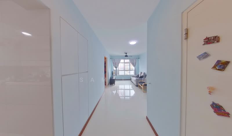 448A Bukit Batok West Avenue 9 HDB Flat For Sale at S$ 405,888 | PropertyGuru Singapore - Living Room