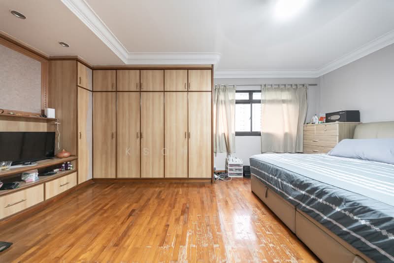 663 Choa Chu Kang Crescent HDB Flat For Sale at S$ 788,888 | PropertyGuru Singapore - Bedroom