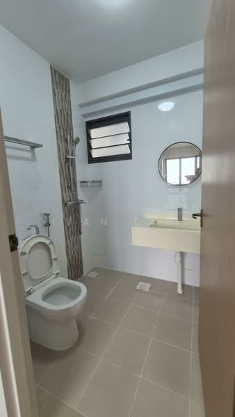 96 Dawson Road, 96 Dawson Road, 2 Bedrooms, 678 sqft, HDB Flat For Rent, by Ivan Tan, 500098316 - Bathroom - PropertyGuru.com.sg