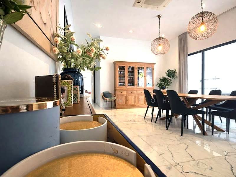 ⭐️EXCLUSIVE DUNBAR⭐️$15XX PSF BUILT⭐️RENOVATED REBUILT⭐️登巴路独家优质房源⭐️, REBUILT HOME WITH LIFT & POOL | 5 BED 6 BATH | MOVE IN READY | 高品质装修 即买即住, East Coast / Marine Parade, 5 Bedrooms, 6,700 sqft, Semi-Detached House For Sale, by Andrew Goh, 500098322 - Dining Room - PropertyGuru.com.sg