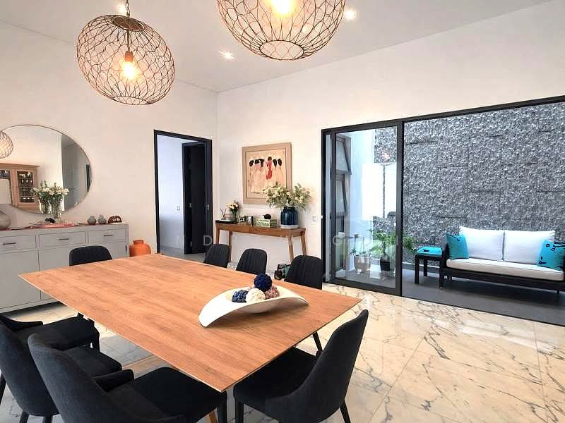 ⭐️EXCLUSIVE DUNBAR⭐️$15XX PSF BUILT⭐️RENOVATED REBUILT⭐️登巴路独家优质房源⭐️, REBUILT HOME WITH LIFT & POOL | 5 BED 6 BATH | MOVE IN READY | 高品质装修 即买即住, East Coast / Marine Parade, 5 Bedrooms, 6,700 sqft, Semi-Detached House For Sale, by Andrew Goh, 500098322 - Dining Room - PropertyGuru.com.sg
