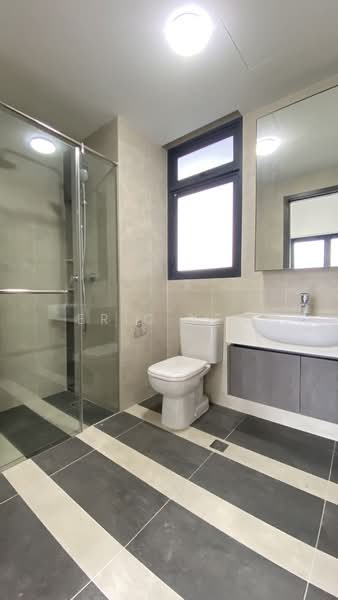 Parc Riviera Condominium For Sale at S$ 1,699,000 | PropertyGuru Singapore - Bathroom