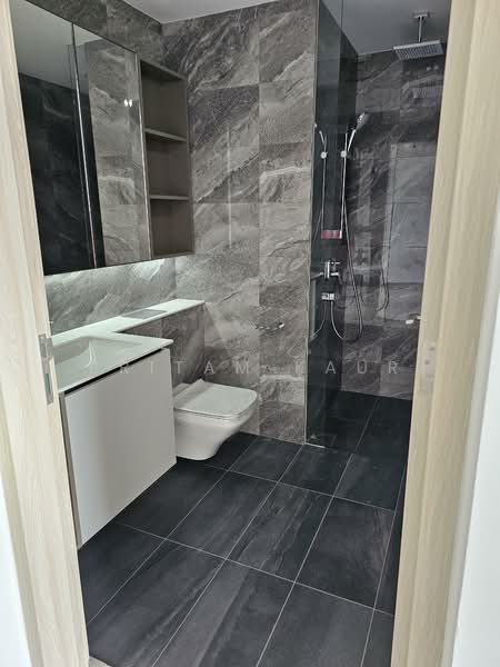 Sengkang Grand Residences, 86 Compassvale Bow, 1 Bedroom, 474 sqft, Condominium For Rent, by Pritam Kaur, 500098339 - Bathroom - PropertyGuru.com.sg