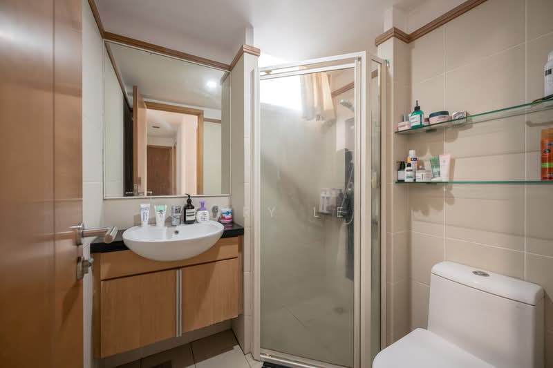 Changi Rise Condo Condominium For Sale at S$ 1,750,000 | PropertyGuru Singapore - Common Bathroom