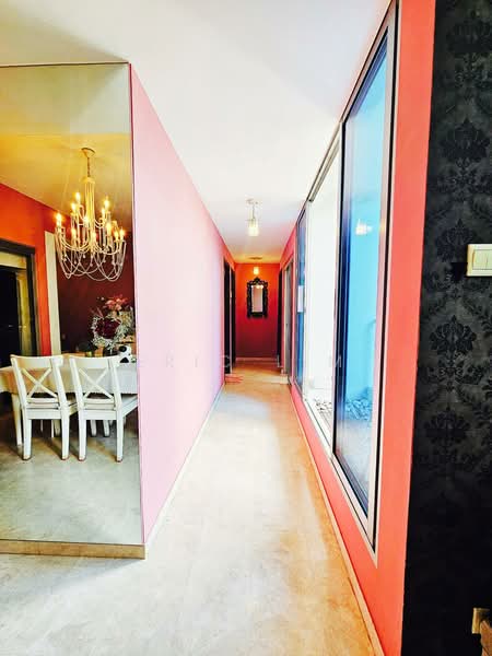 Grandeur 8 Condominium For Sale at S$ 1,550,000 | PropertyGuru Singapore - Dining Room