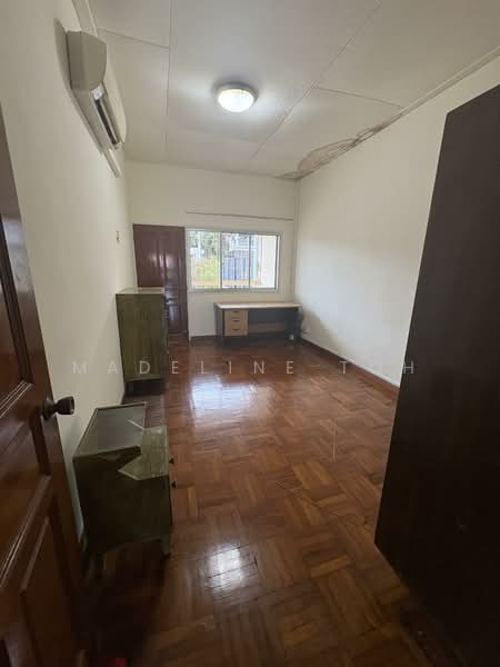 D16 Limau Garden Terraced House For Sale at S$ 4,200,000 | PropertyGuru Singapore - Study