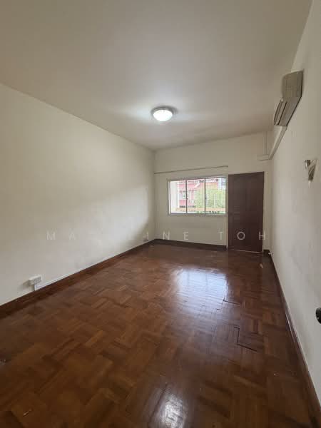 D16 Limau Garden Terraced House For Sale at S$ 4,200,000 | PropertyGuru Singapore - Interior