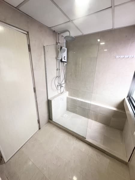 Lucky Plaza, 304 Orchard Road, Room Rental, 100 sqft, Apartment For Rent, by Alan Loh, 500098380 - PropertyGuru.com.sg