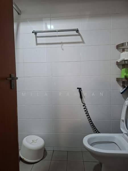 220B Sumang Lane HDB Flat For Sale at S$ 640,000 | PropertyGuru Singapore - master bathroom
