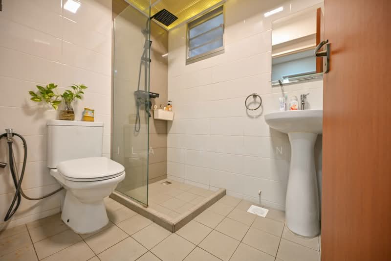 220B Sumang Lane, 220B Sumang Lane, 3 Bedrooms, 93 sqft, HDB Flat For Sale, by Mila Rahman, 500098389 - Bathroom - PropertyGuru.com.sg