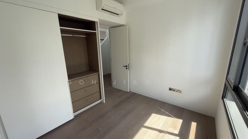 10 Evelyn Condominium For Sale at S$ 3,249,000 | PropertyGuru Singapore - Common Bedroom 1