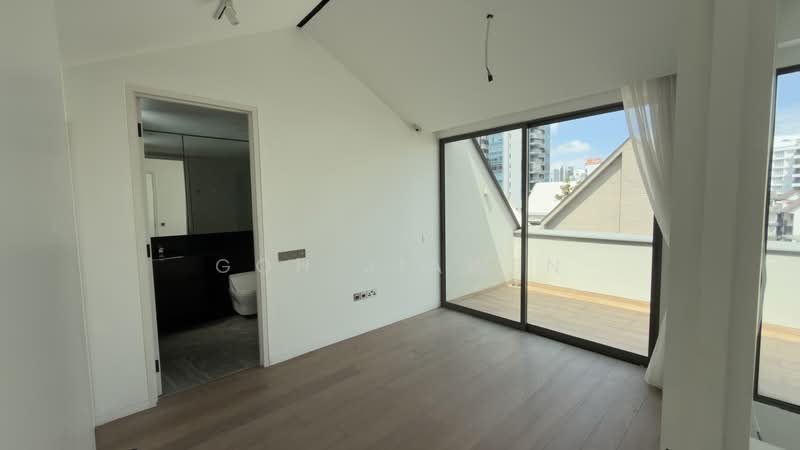 10 Evelyn Condominium For Sale at S$ 3,249,000 | PropertyGuru Singapore - Master Bedroom 