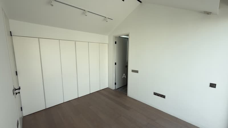 10 Evelyn Condominium For Sale at S$ 3,249,000 | PropertyGuru Singapore - Master Bedroom