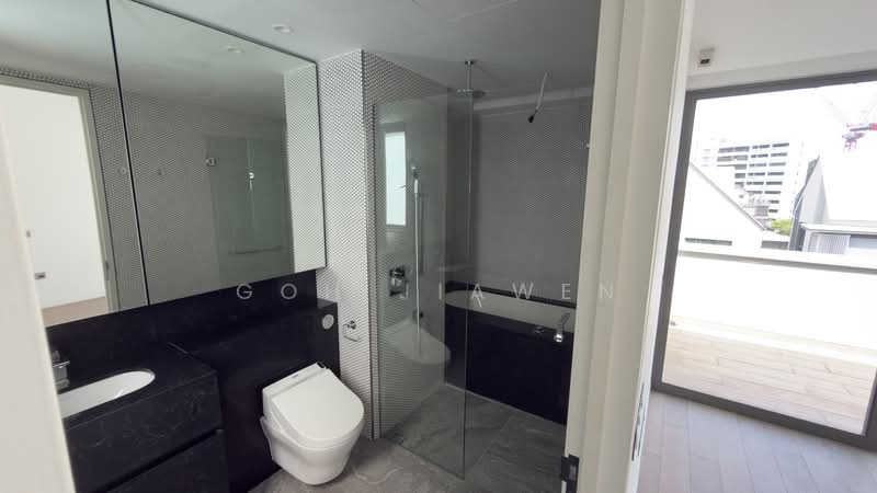 10 Evelyn Condominium For Sale at S$ 3,249,000 | PropertyGuru Singapore - Master Bathroom