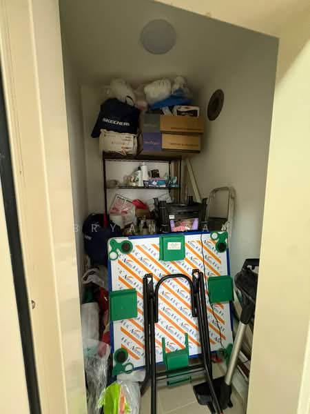 443D Bukit Batok West Avenue 8 HDB Flat For Sale at S$ 530,000 | PropertyGuru Singapore - Interior