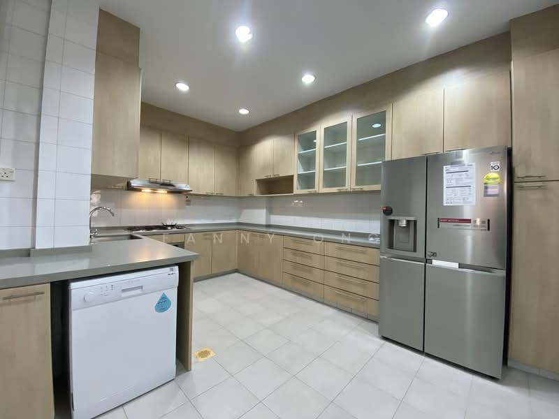 Leonie Condotel, 2 Leonie Hill Road, 4 Bedrooms, 4,843 sqft, Condominium For Rent, by Fanny Ong, 500098401 - Kitchen - PropertyGuru.com.sg