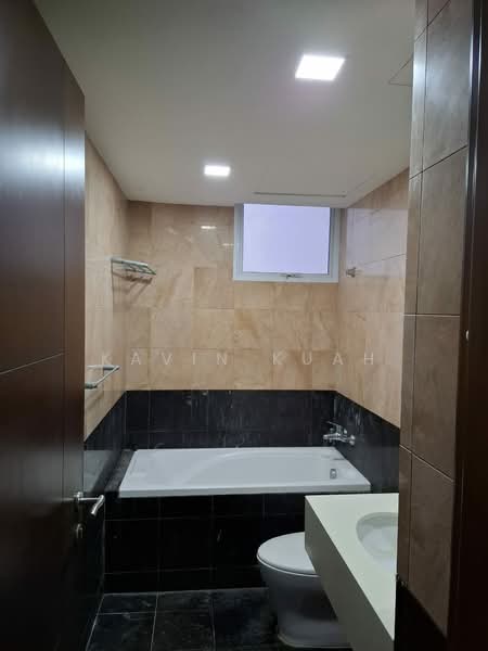 Alessandrea Apartment For Sale at S$ 2,268,000 | PropertyGuru Singapore - Bathroom