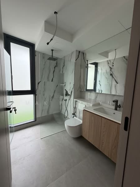 Brand New Freehold 3.5 Storey Inter-Terrace with Private Lift & Mezzanine in Kovan Estate Terraced House For Sale at S$ 6,500,000 | PropertyGuru Singapore - Bathroom