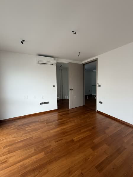 Brand New Freehold 3.5 Storey Inter-Terrace with Private Lift & Mezzanine in Kovan Estate Terraced House For Sale at S$ 6,500,000 | PropertyGuru Singapore - Interior