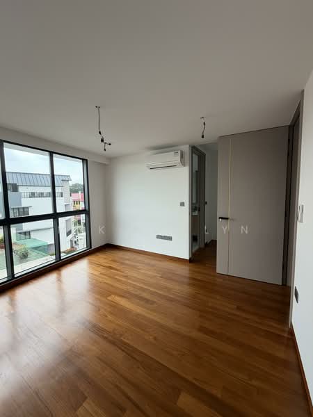 Brand New Freehold 3.5 Storey Inter-Terrace with Private Lift & Mezzanine in Kovan Estate Terraced House For Sale at S$ 6,500,000 | PropertyGuru Singapore - Interior