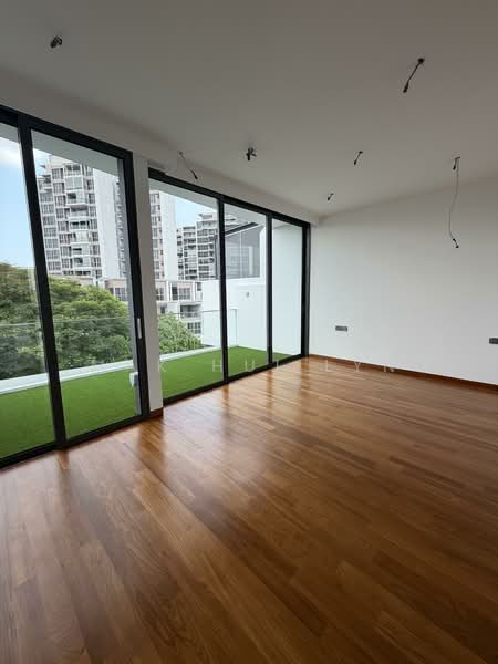 Brand New Freehold 3.5 Storey Inter-Terrace with Private Lift & Mezzanine in Kovan Estate Terraced House For Sale at S$ 6,500,000 | PropertyGuru Singapore - Balcony