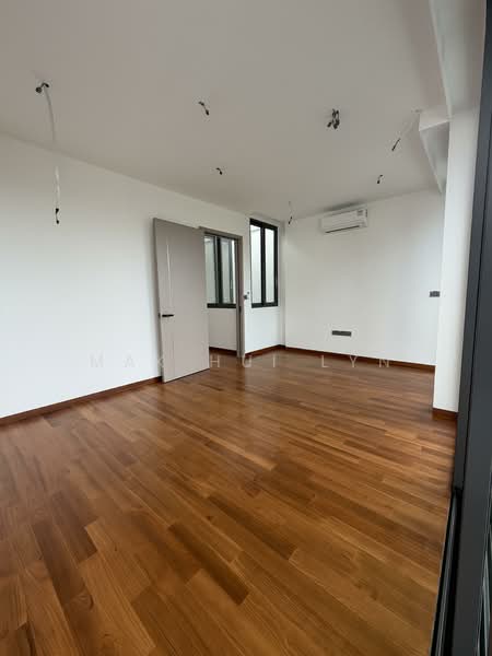 Brand New Freehold 3.5 Storey Inter-Terrace with Private Lift & Mezzanine in Kovan Estate Terraced House For Sale at S$ 6,500,000 | PropertyGuru Singapore - Interior