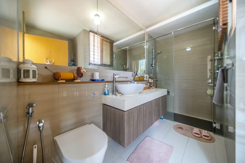 The Red House Apartment For Sale at S$ 850,000 | PropertyGuru Singapore - Bathroom