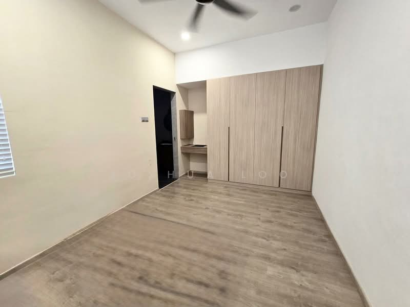 ⭐️⭐️LANDED7772@ Serangoon Vicinity Renovated Corner Terrace Corner Terrace For Sale at S$ 5,880,000 | PropertyGuru Singapore - Bedroom